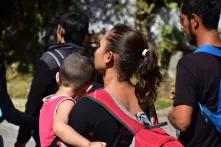 Muchas madres viajaron con sus hijos. Dijeron a GatoEncerrado que hay más posibilidades de progresar fuera del país. Foto de Emerson Flores, Revista Gato Encerrado. 