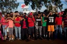 Migrantes centroamericanos en el albergue instalado en la unidad deportiva Benito Juárez, en Tijuana, el 21 de noviembre de 2018. Hasta la fecha, 4,731 migrantes de la primera caravana que salió de Honduras  el 12 de octubre han llegado a Tijuana.