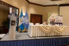 Matías Ponce, vocero de la Comisión Nacional Contra la Impunidad en Guatemala (CICIG), Helen Mack, directora de la Fundación Myrna Mack, y Harald Waxenecker, historiador e investigador asociado.