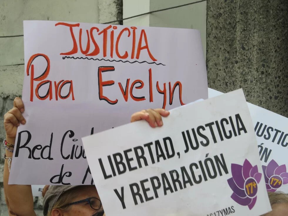 Persecución Evelyn