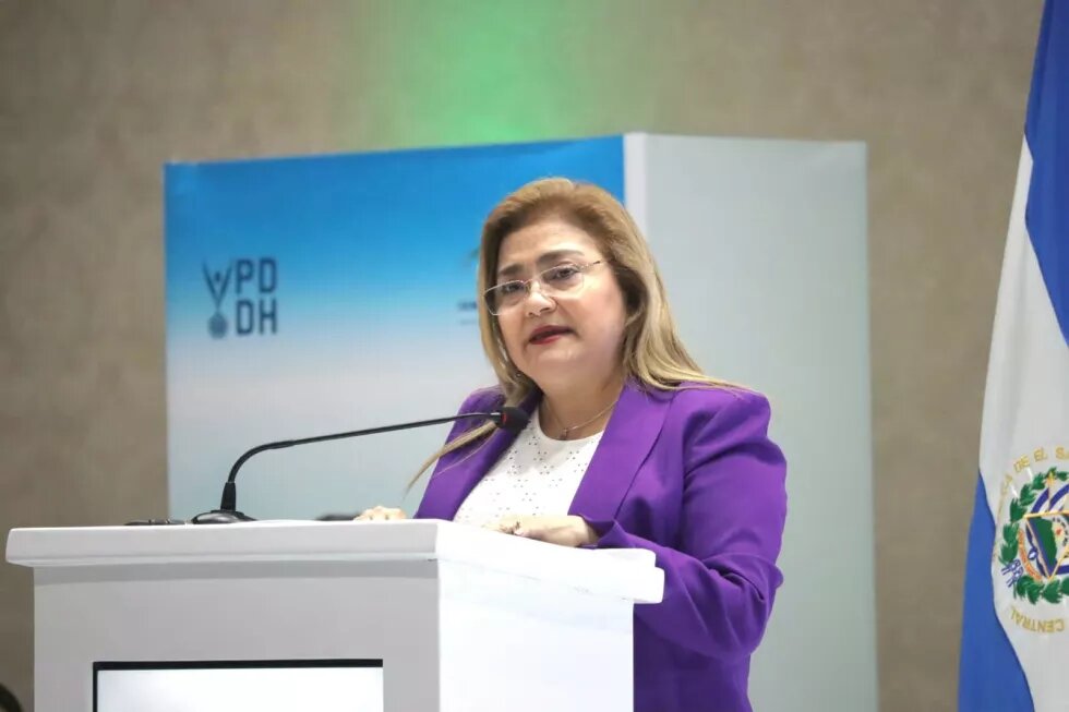 Procuradora General Raquel Caballero de Guevara. 